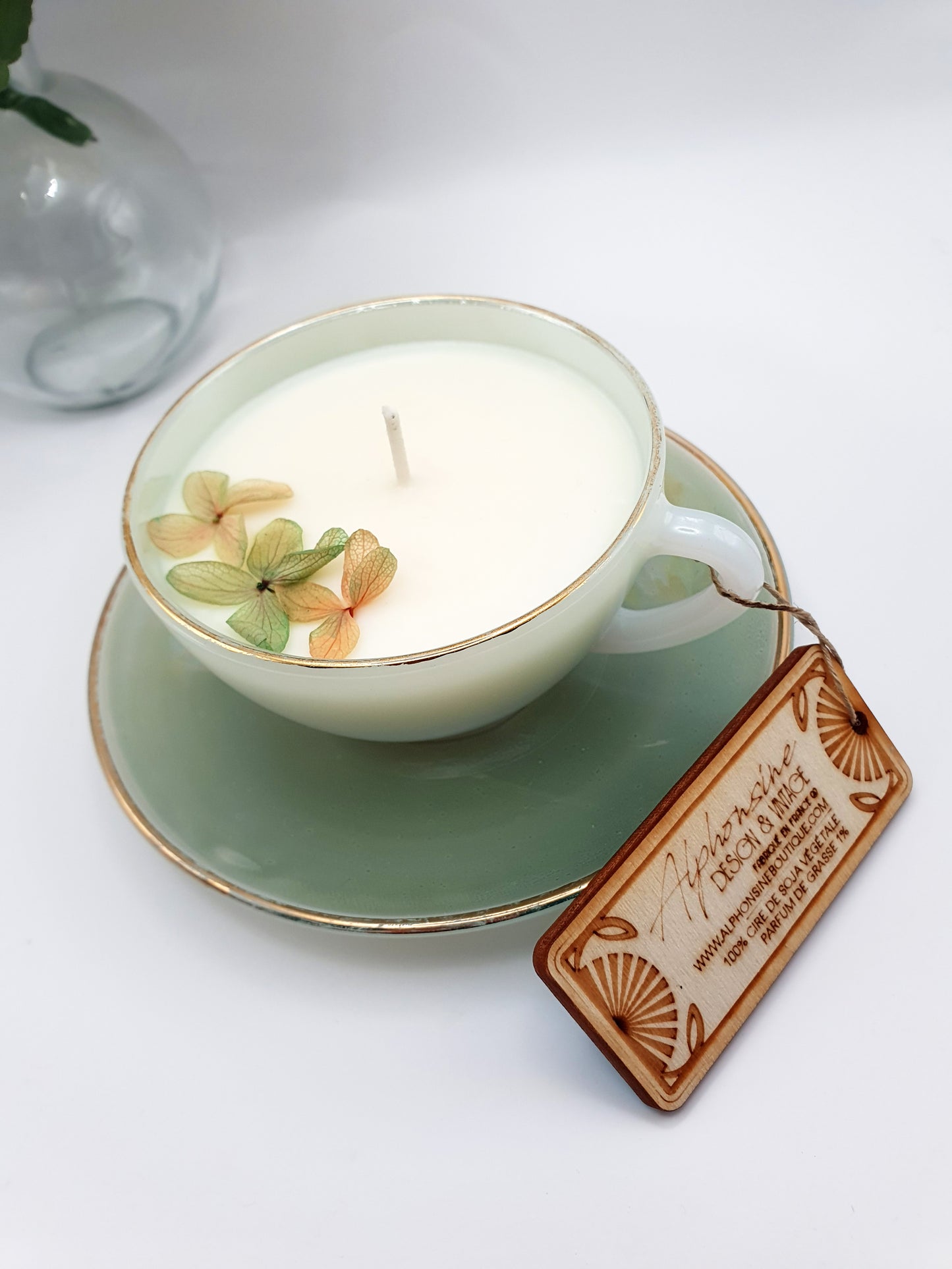 Bougie parfumée Monoï 100g – Tasse Arcopal vintage avec soucoupe – Bougie artisanale en cire de soja végétale - 1