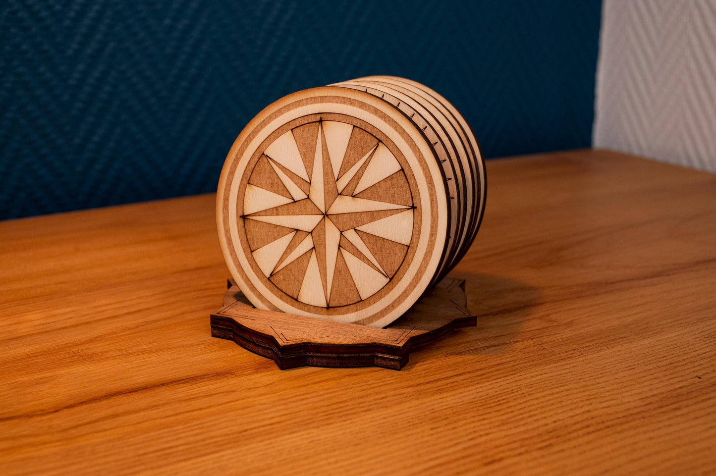 Set of 6 wooden "Rose des Vents" coasters with storage holder - Retro vintage steampunk style - Travel, navigation and boating