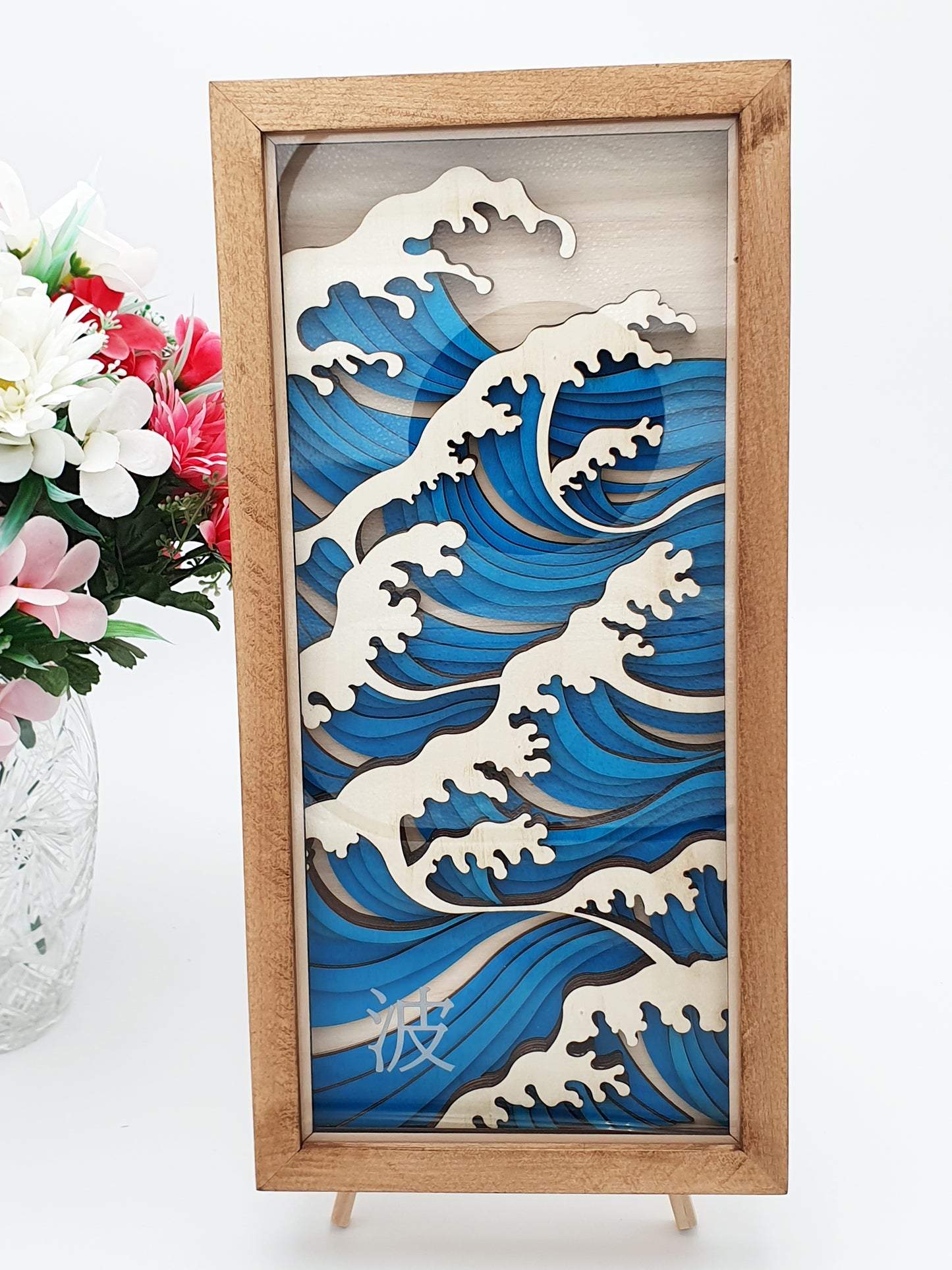Tableau décoratif vague japonaise en bois découpé – cadre en bois – design inspiration Hokusai – déco murale zen et artisanale