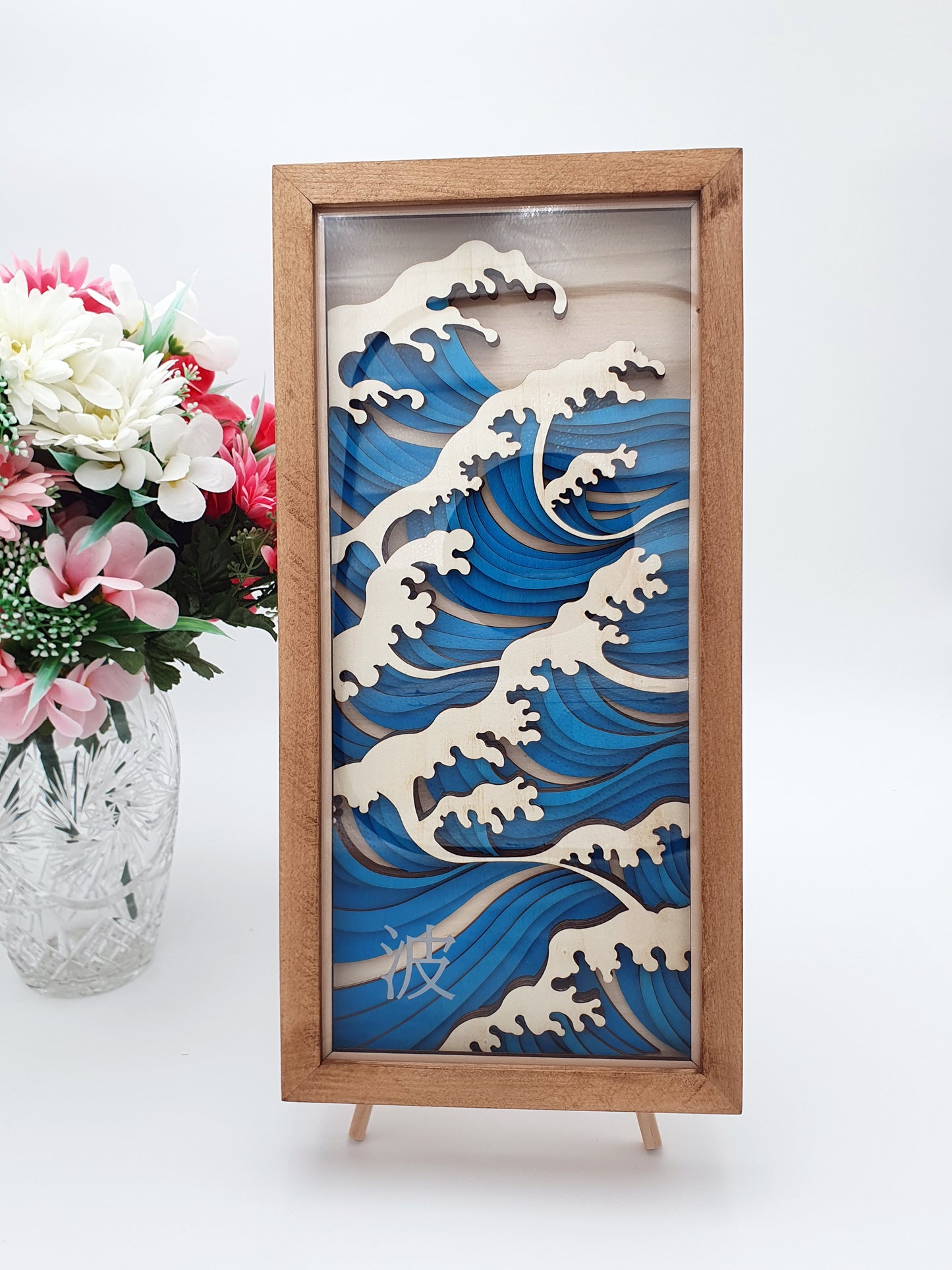 Tableau décoratif vague japonaise en bois découpé – cadre en bois – design inspiration Hokusai – déco murale zen et artisanale