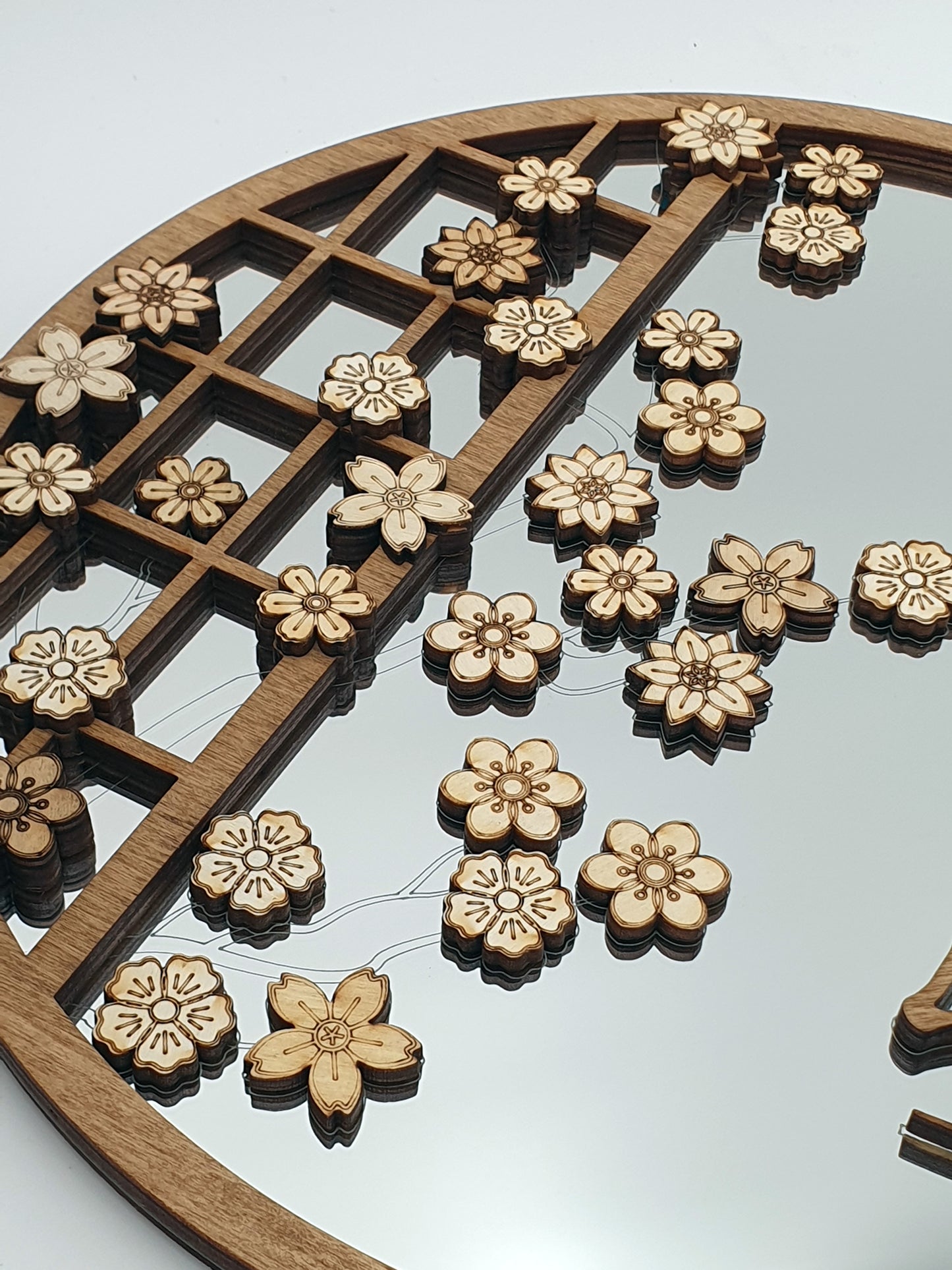 Miroir mural japonais en bois 30 cm – Sakura cerisier en fleurs gravé laser – Art mural rond style japonais – Panneau Hanami zen Shoji
