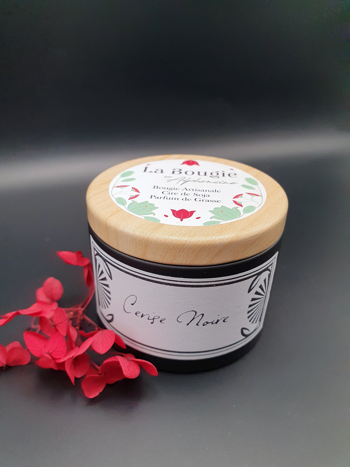 Bougie parfumée Cerise Noire – Black Edition | Cire de soja naturelle | Fabriquée en France