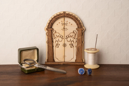 Wall decoration miniature door mini mouse hole Moria Lord of the Rings dwarf cute heroic fantasy fairy imaginary fantastic geek