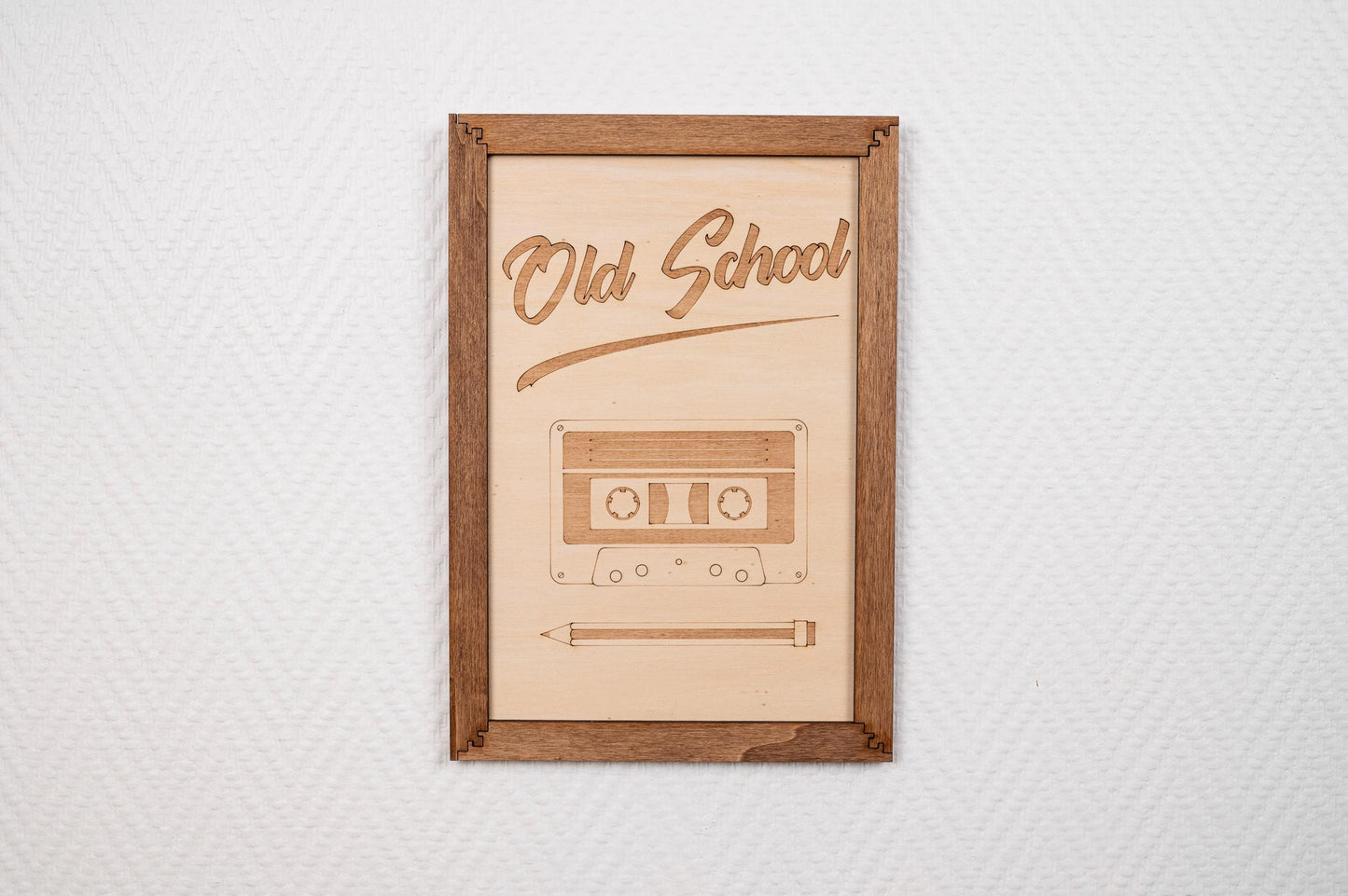 "Old School" wooden wall art - Retro cassette and pencil engraving - Vintage 80s-90s decor - Geek nostalgia gift