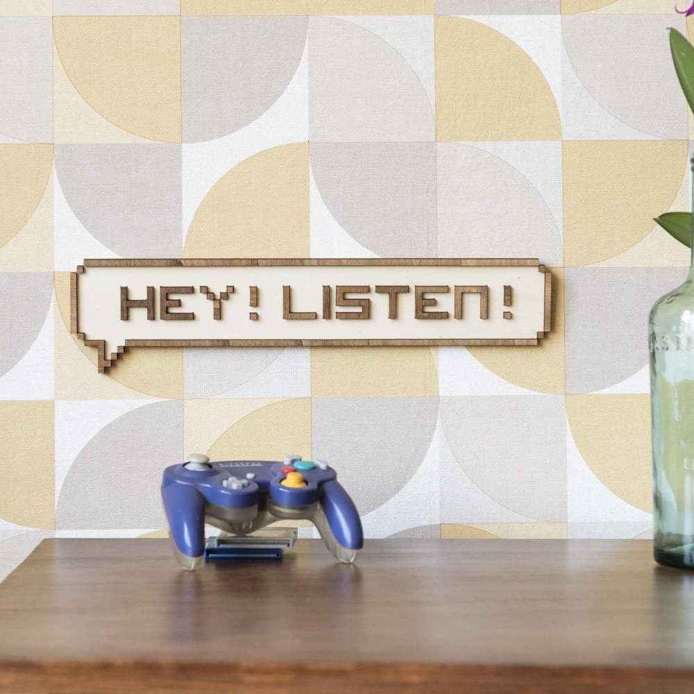 Personalized wooden speech bubble – Pixel style text – Retro vintage 80s-90s gamer decor – Unique geek gift