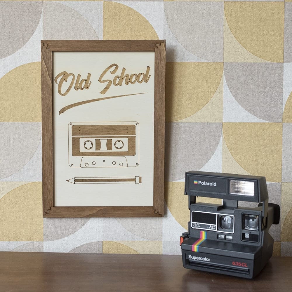 "Old School" wooden wall art - Retro cassette and pencil engraving - Vintage 80s-90s decor - Geek nostalgia gift