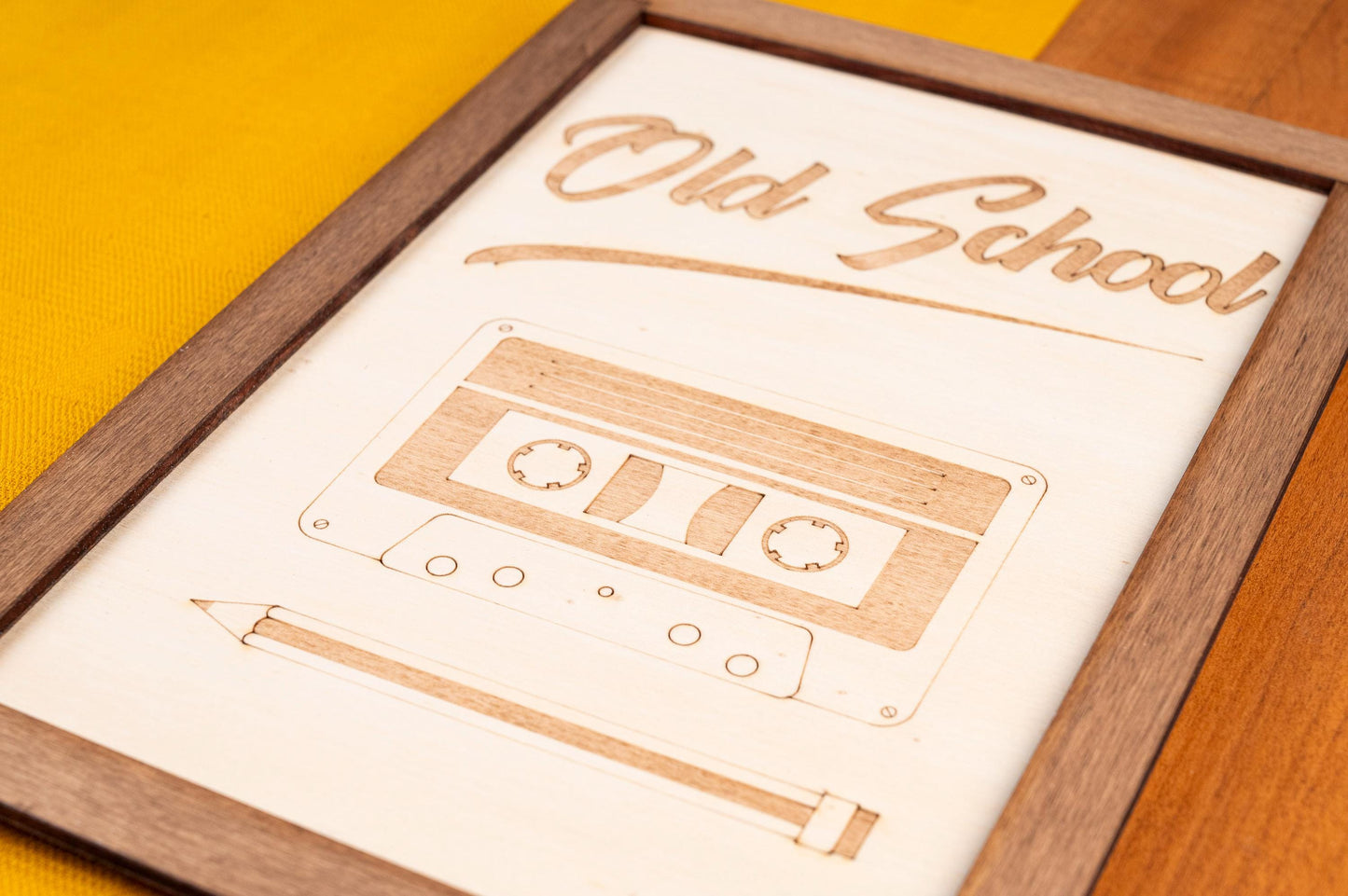 "Old School" wooden wall art - Retro cassette and pencil engraving - Vintage 80s-90s decor - Geek nostalgia gift