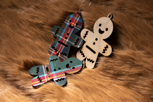 1 pièce - Suspension de Noël Gingerbread en bois et tissu tartan écossais – 10x7,3 cm