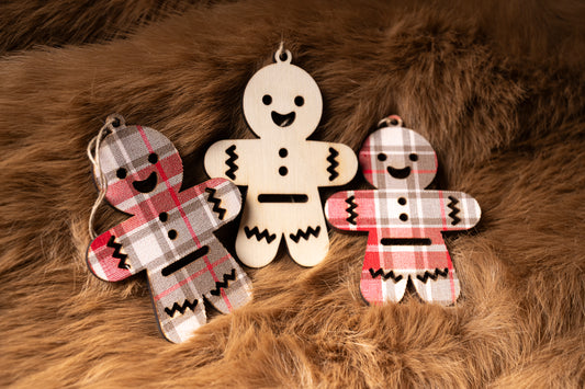 1 pièce - Suspension de Noël bonhomme pain d’épices "Mannala" – Bois et tissu kelsch alsacien