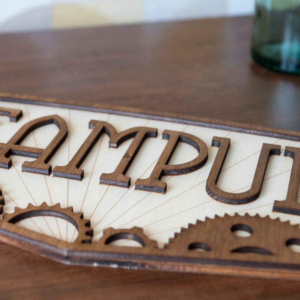 Applique murale bois Steampunk – Décoration rétrofuturiste inspirée Bioshock – Plaque murale vintage geek – Art Deco