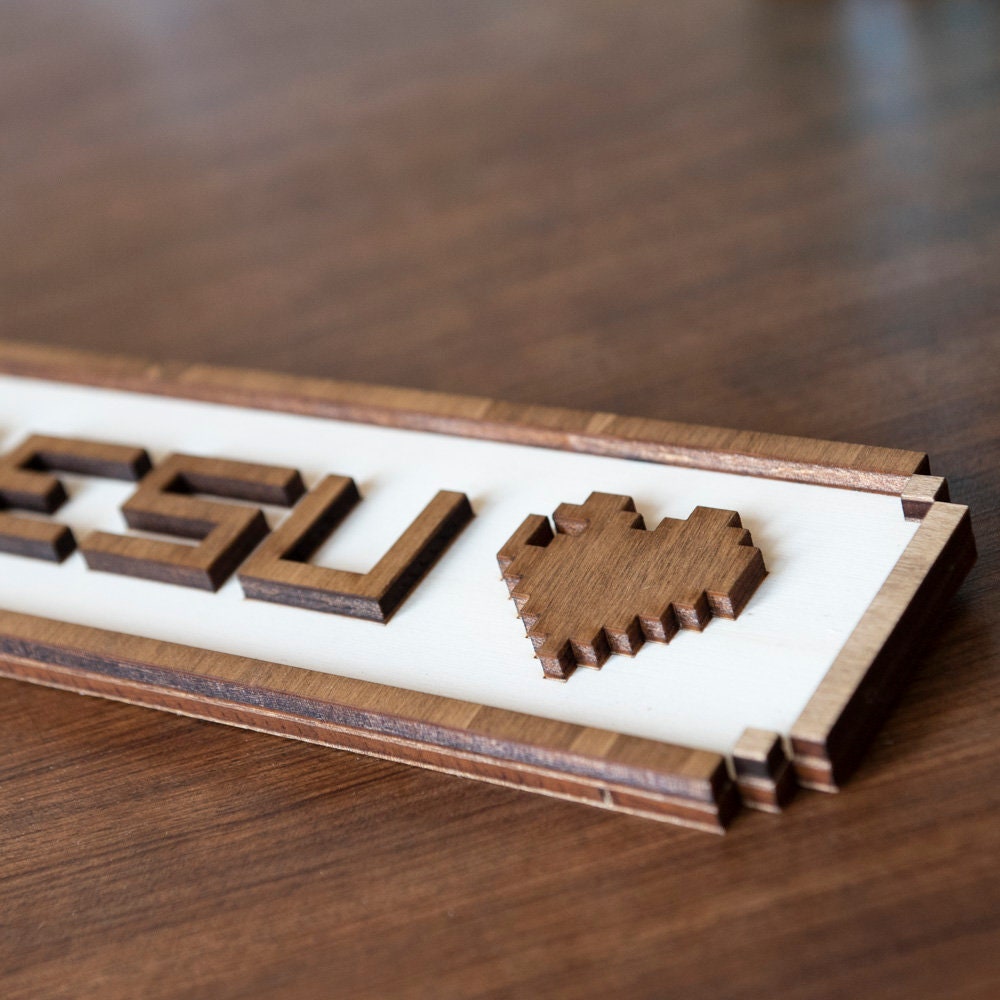 Kawaii Desu Wood Wall Decor – Cute Retro Pixel Art Bubble – Japanese Geek Otaku Heart Wall Art – Made in France
