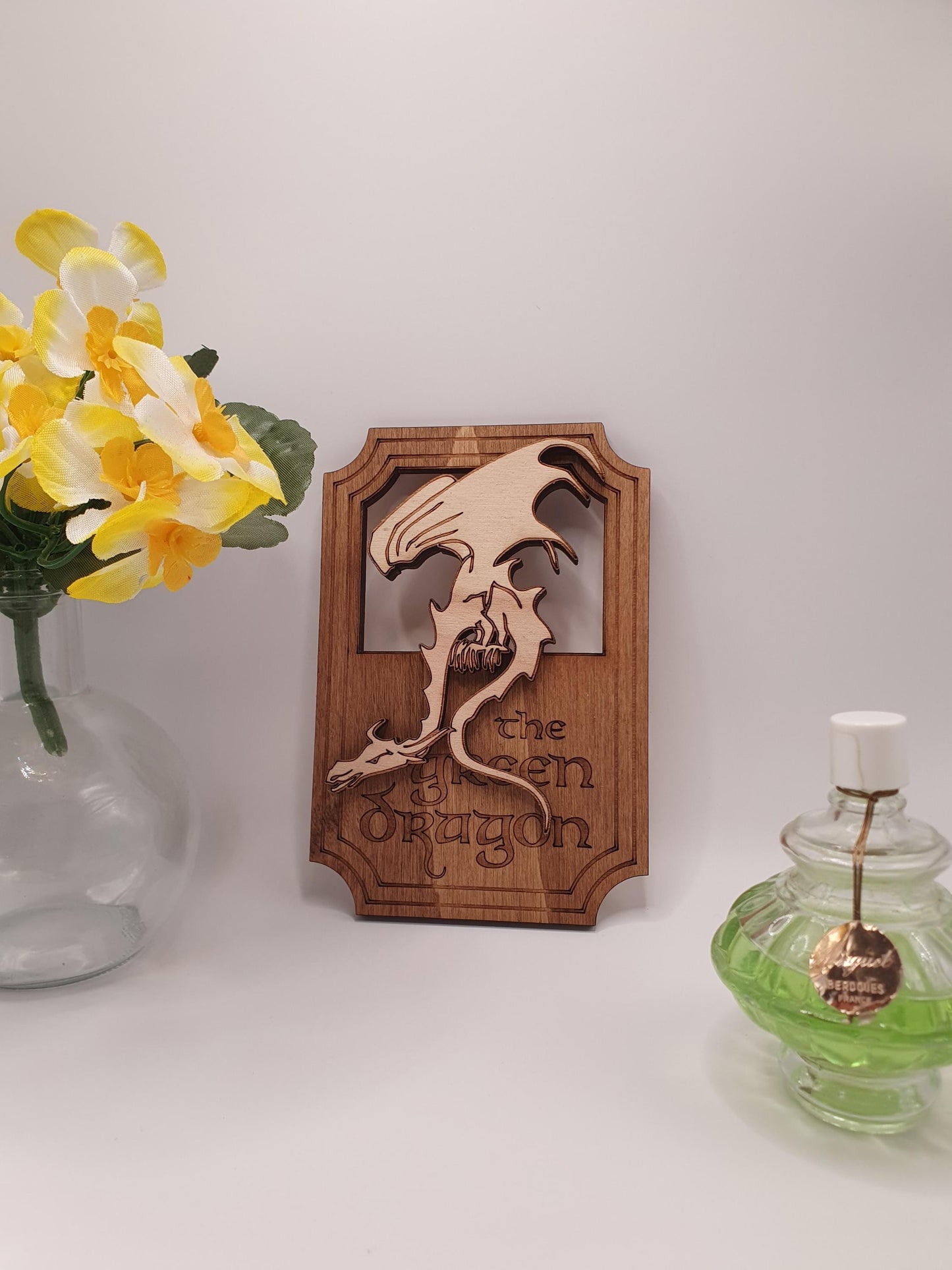 Wall decoration miniature sign mini inn Green Dragon inn lord of the rings cute heroic fantasy dollhouse hobbit