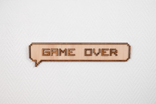 Game Over wooden wall decoration – 8-bit retro gaming pixel wall art – Geek gaming room vintage console wall light – Bubble Dialogue