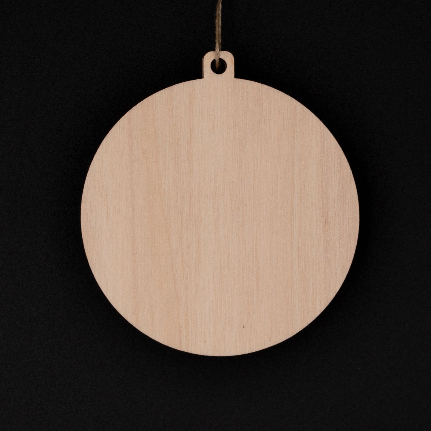 Personalized wooden Christmas bauble – First name and snowflake – Baby's first Christmas tree decoration – Family birth gift – Unique