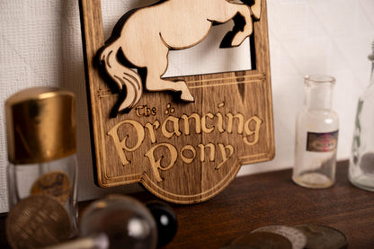 Wall decoration miniature sign mini tavern Prancing Pony lord of the rings cute pony heroic fantasy horse pony dollhouse