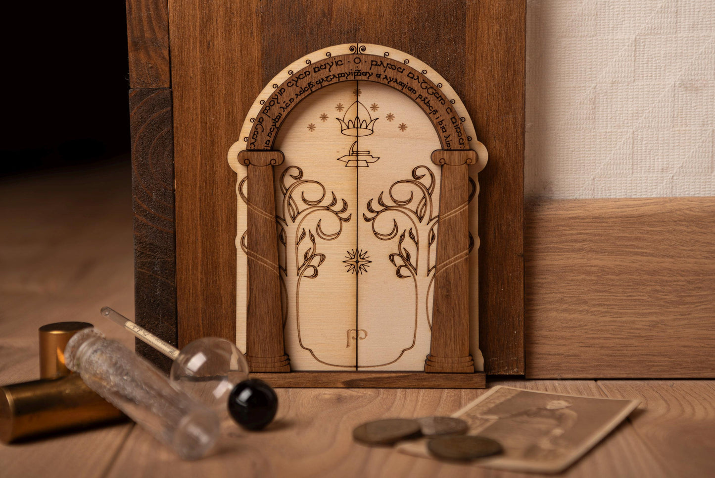 Wall decoration miniature door mini mouse hole Moria Lord of the Rings dwarf cute heroic fantasy fairy imaginary fantastic geek