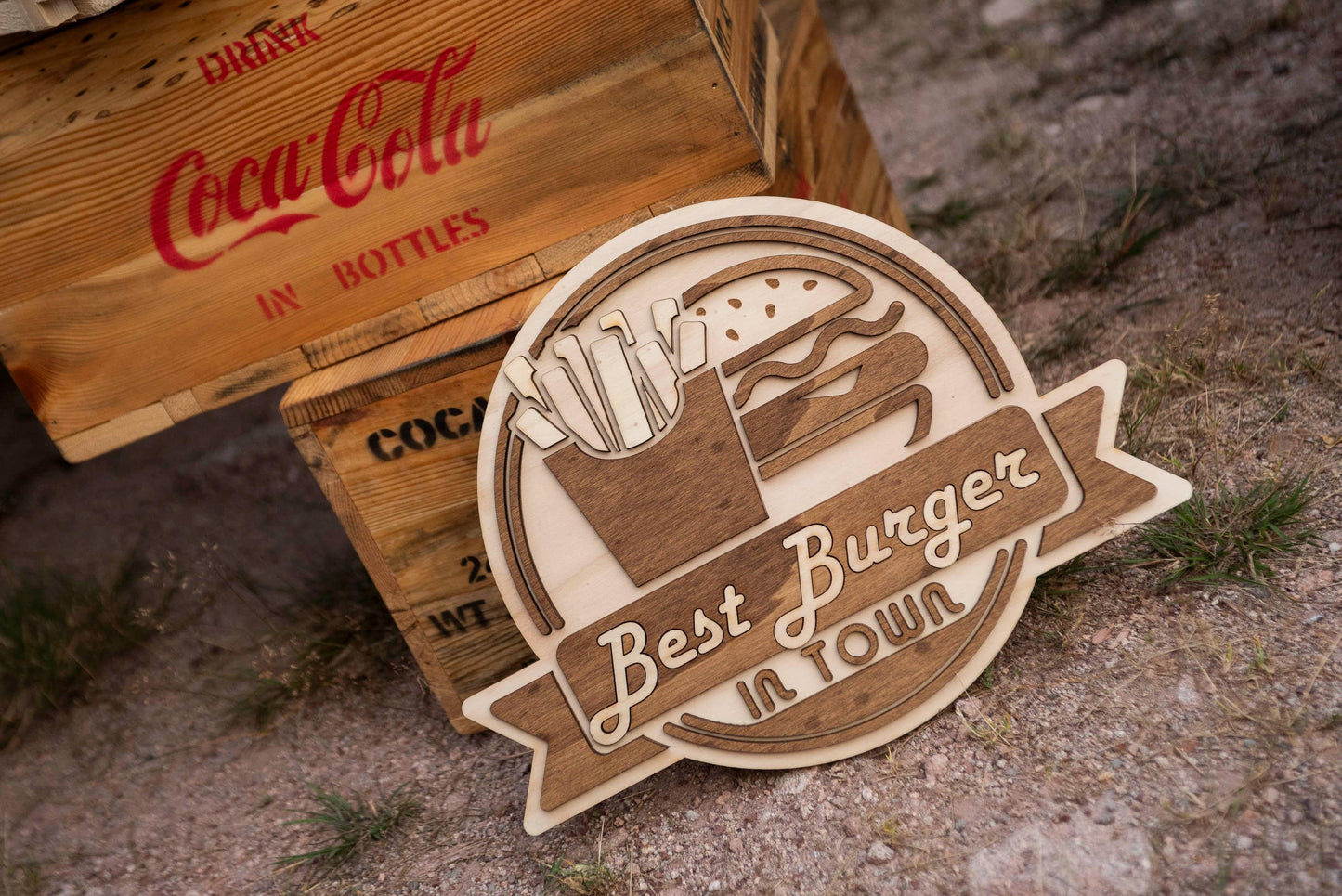 Plaque murale bois Best Burger In Town – Décoration diner rétro vintage USA – Applique murale fast food restaurant américain Made in France