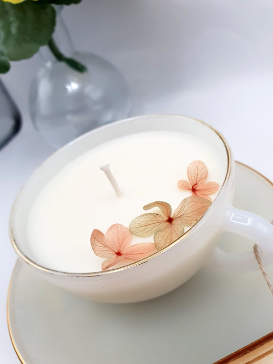 Bougie parfumée Monoï 100g – Tasse Arcopal vintage avec soucoupe – Bougie artisanale en cire de soja végétale - 2