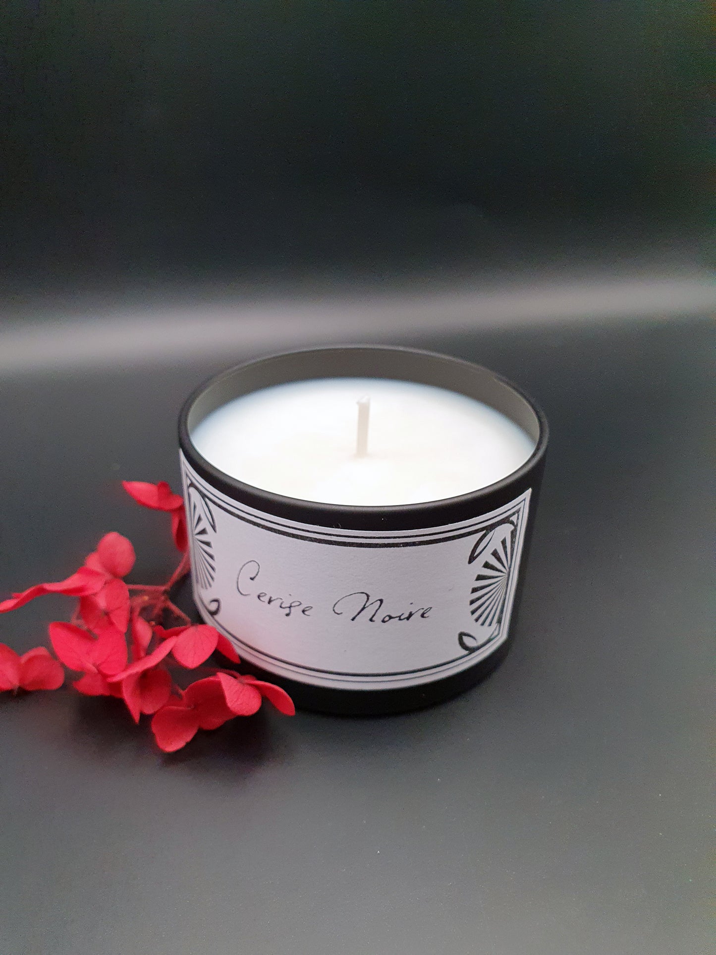 Bougie parfumée Cerise Noire – Black Edition | Cire de soja naturelle | Fabriquée en France