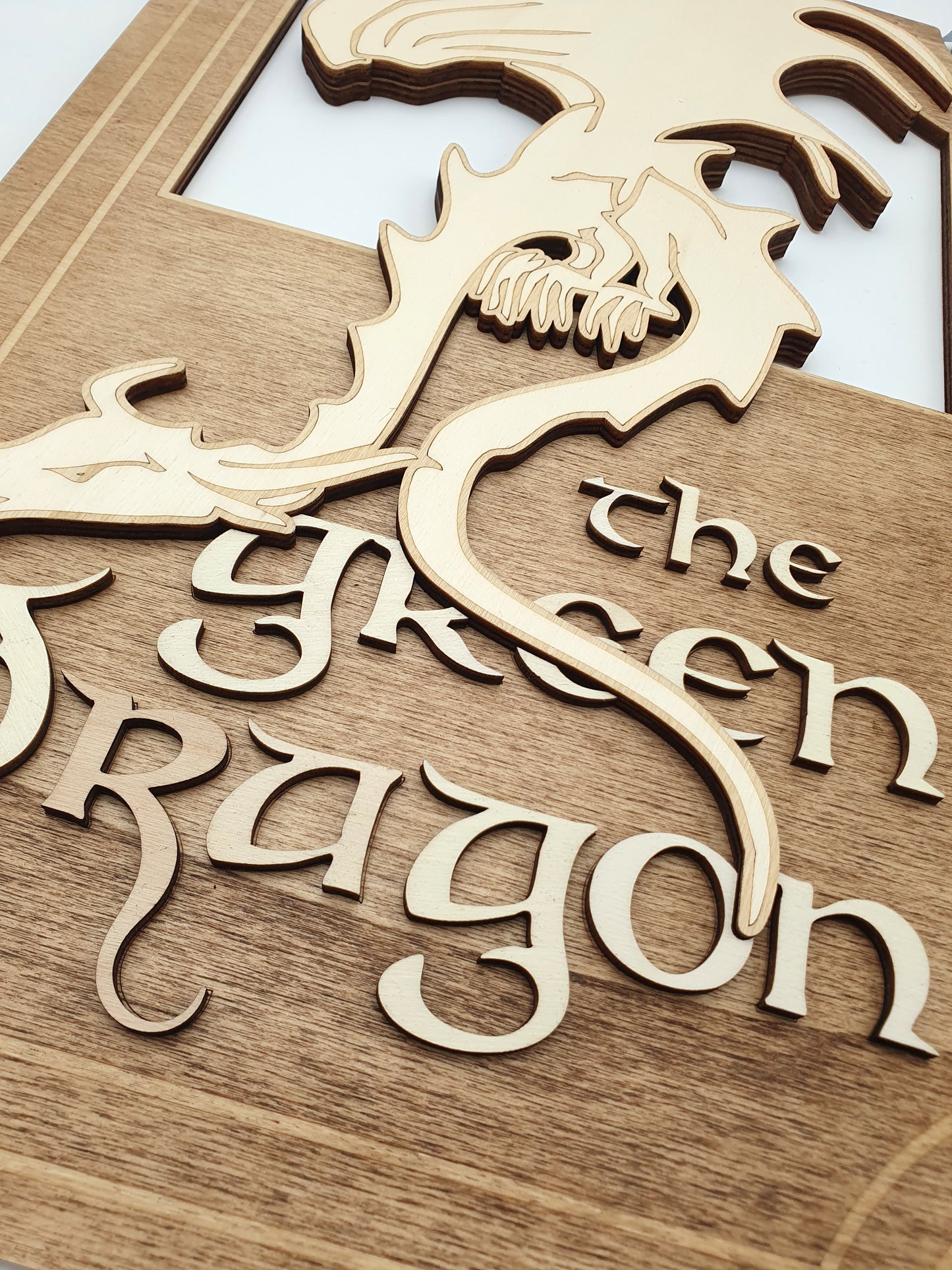 Décoration murale enseigne auberge Green Dragon inn seigneur des anneaux heroic fantasy hobbit