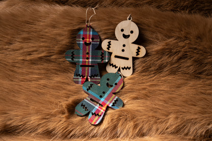 1 pièce - Suspension de Noël Gingerbread en bois et tissu tartan écossais – 10x7,3 cm