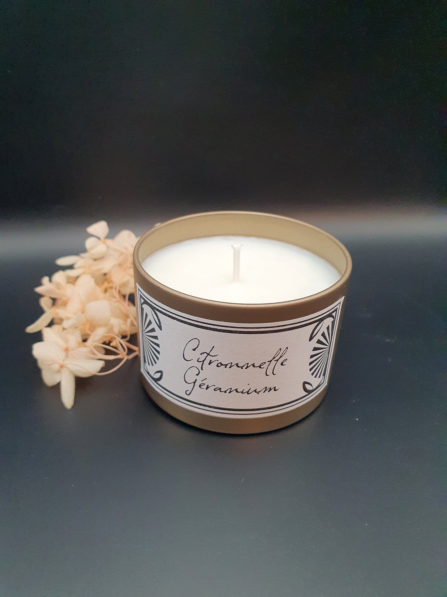 Bougie parfumée Citronnelle-Géranium [Anti-Moustiques] – Gold Edition | Cire de soja naturelle | Fabriquée en France