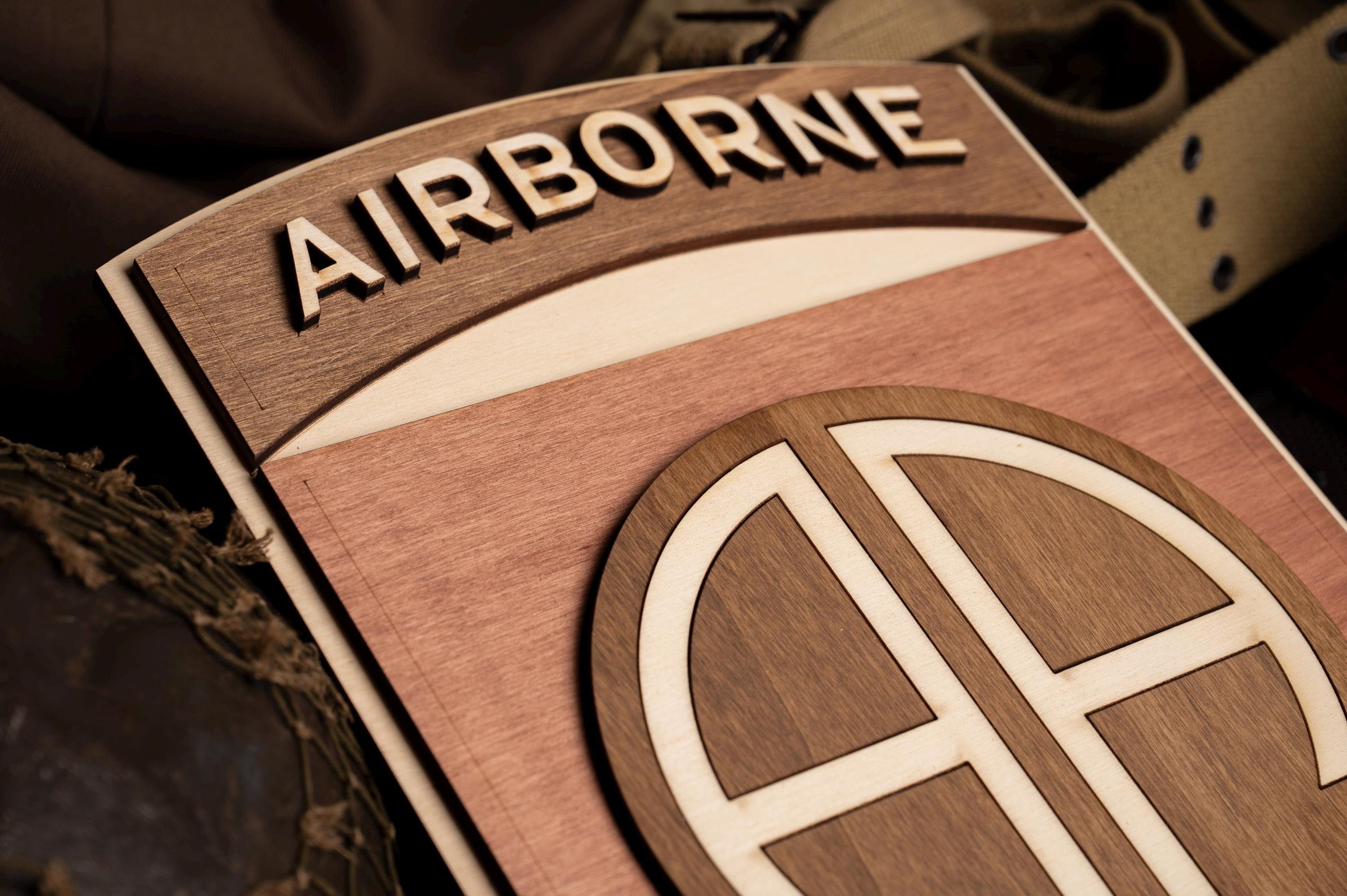 décoration murale bois américaine militaria 82nd airborne
