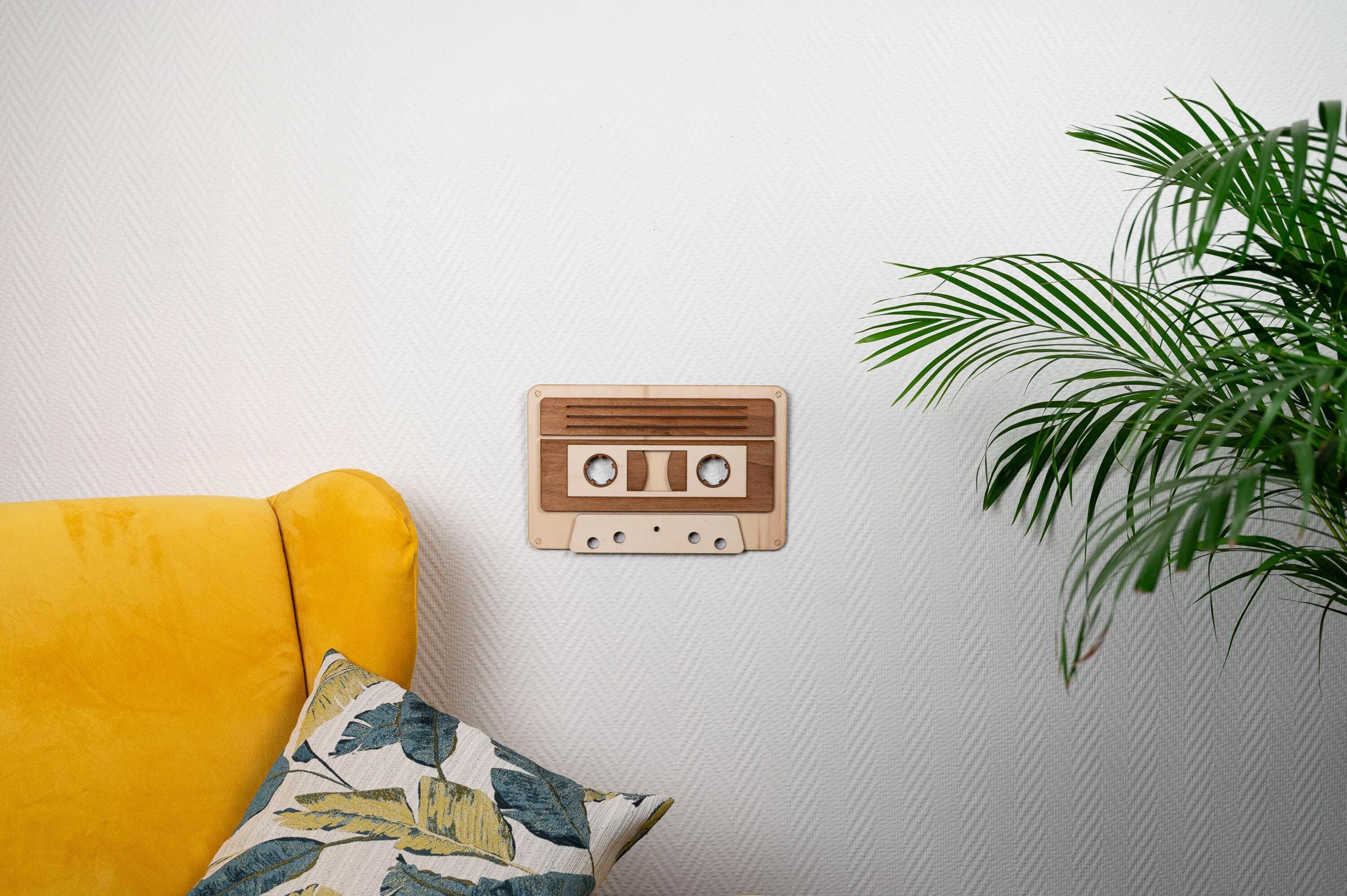 décoration murale bois cassette audio rétro